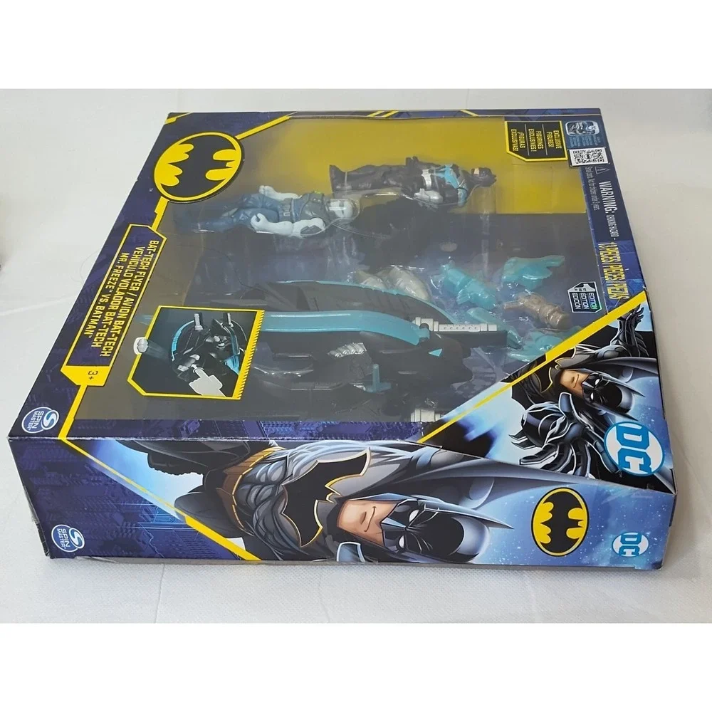DC Batman Bat-Tech Flyer with 4